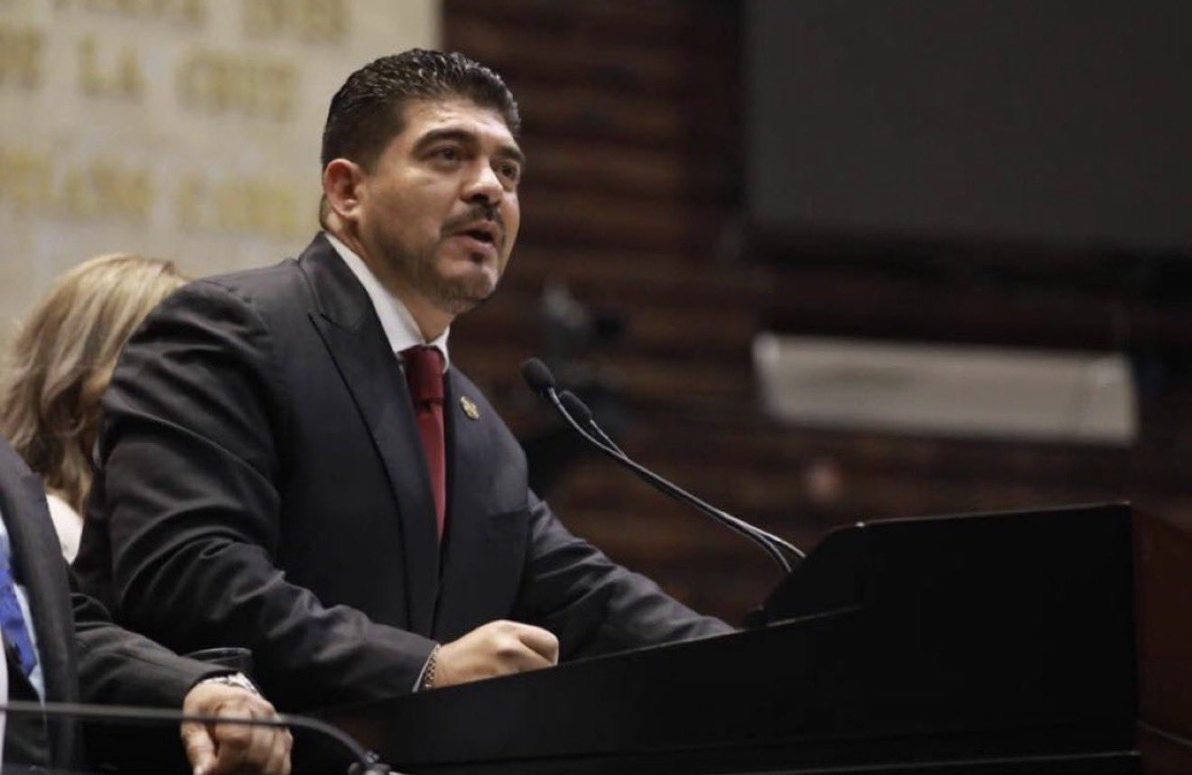 ENCUENTRAN MUERTO A LEGISLADOR DE MORENA DENTRO DE SU AUTO