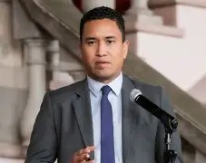 "SU NEGOCIO ES EL ROBO": EXMINISTRO CRISTIAN DUARTE DENUNCIA CONTRATACIONES DIRECTAS Y UNA CANASTA BÁSICA IMPAGABLE EN TEGUCIGALPA