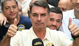 LA IA DE WHATSAPP GENERA PROPAGANDA PARA BOLSONARO Y CENSURA A LULA DA SIVA EN BRASIL: META ADMITIÓ EL TRATO DIFERENTE